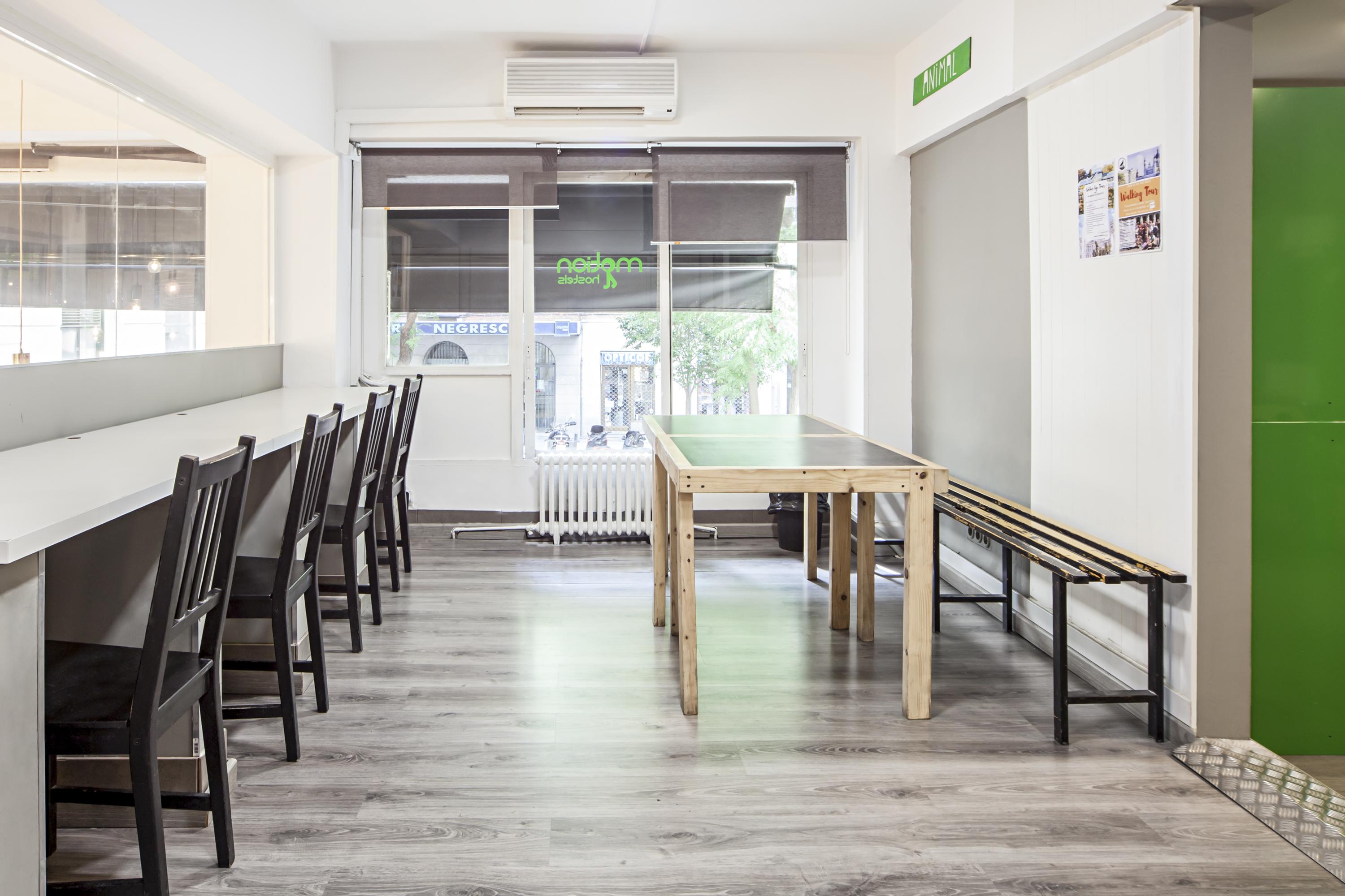 Euromadrid Hostel Bagian luar foto