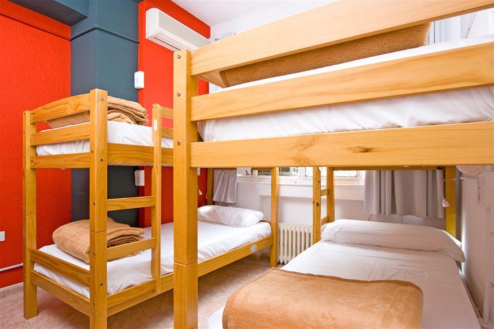 Euromadrid Hostel Bagian luar foto