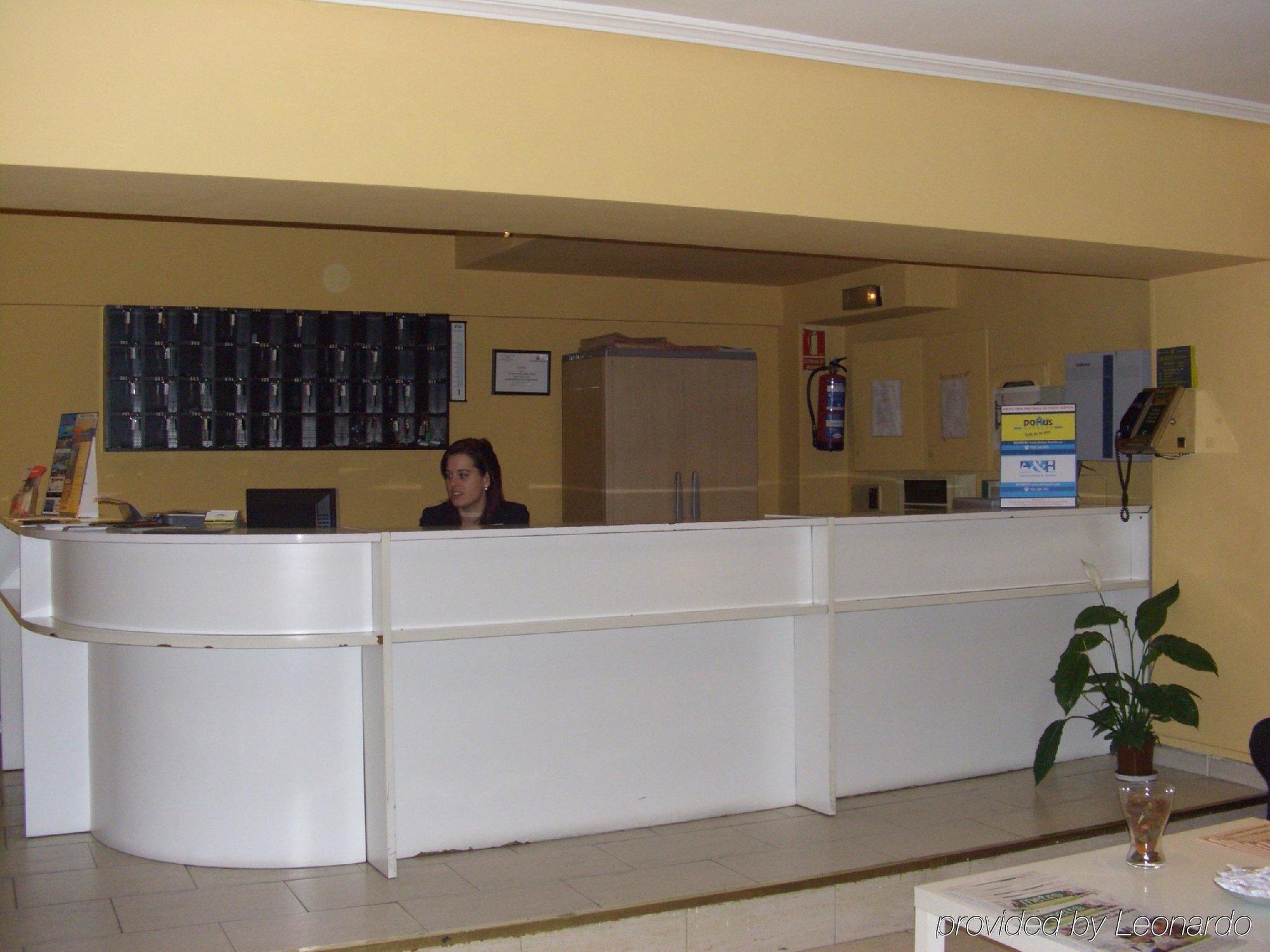 Euromadrid Hostel Bagian luar foto