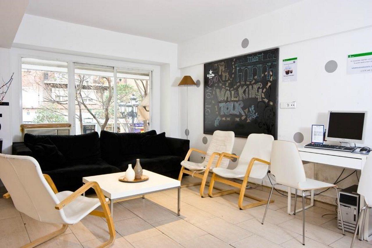 Euromadrid Hostel Bagian luar foto