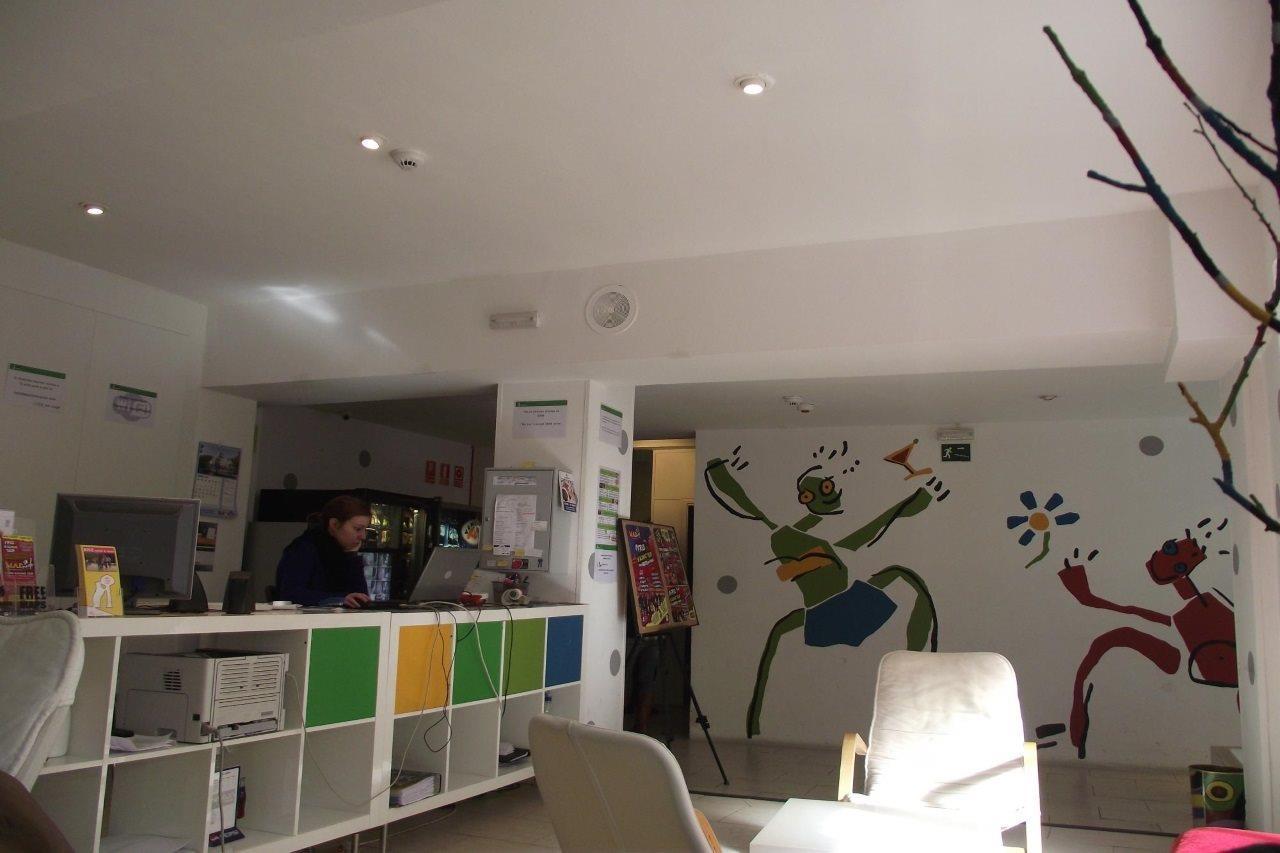 Euromadrid Hostel Bagian luar foto