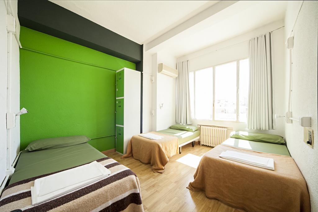 Euromadrid Hostel Bagian luar foto
