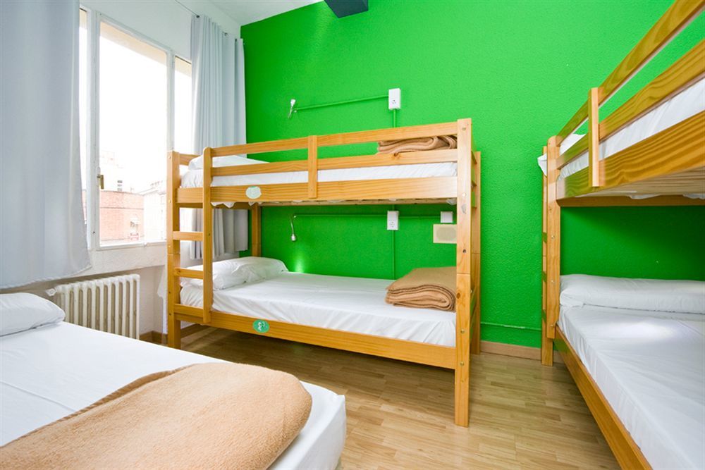 Euromadrid Hostel Bagian luar foto