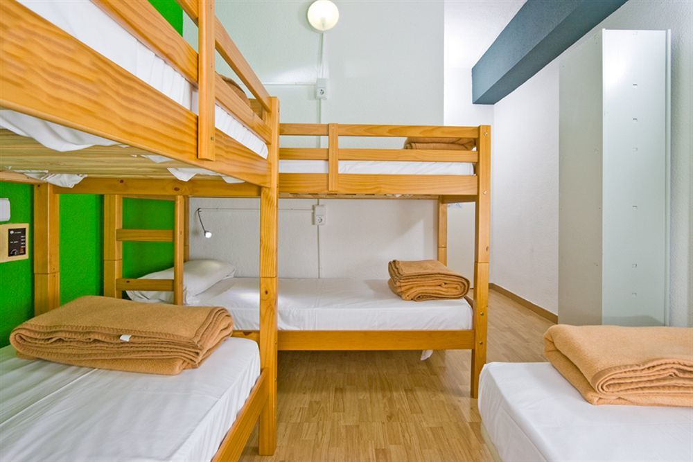 Euromadrid Hostel Bagian luar foto
