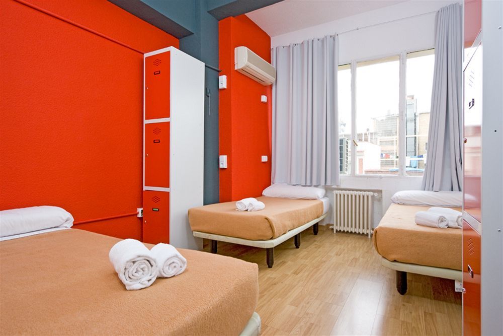 Euromadrid Hostel Bagian luar foto