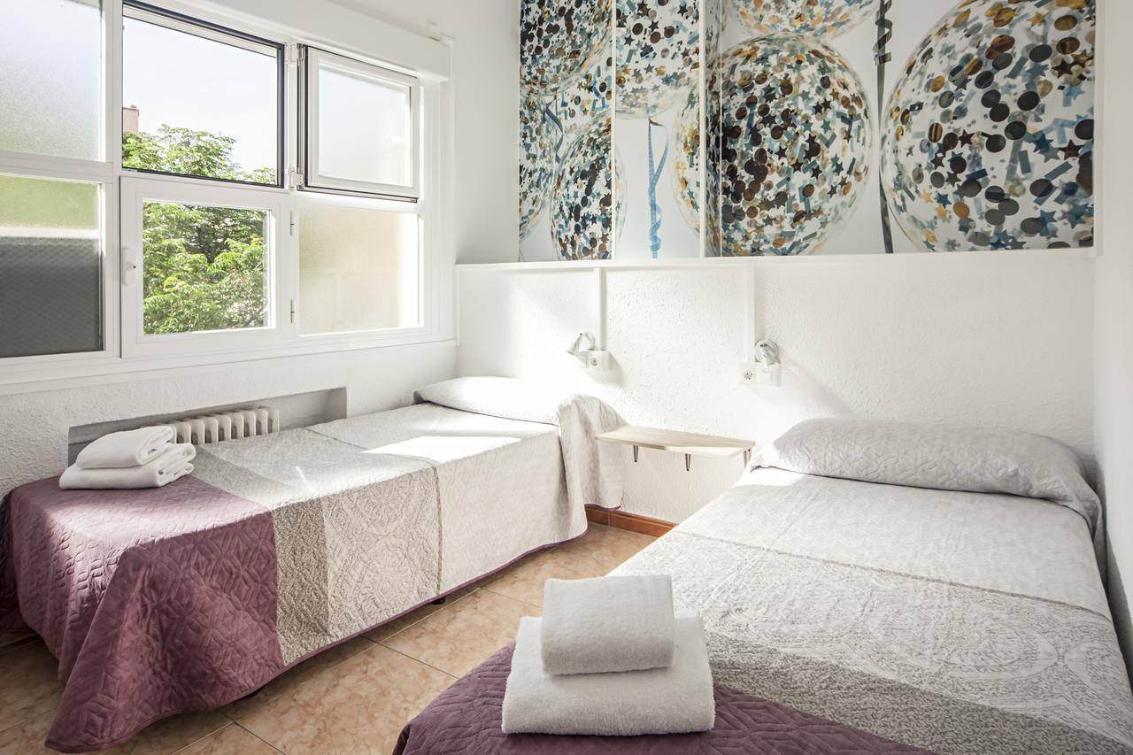Euromadrid Hostel Bagian luar foto