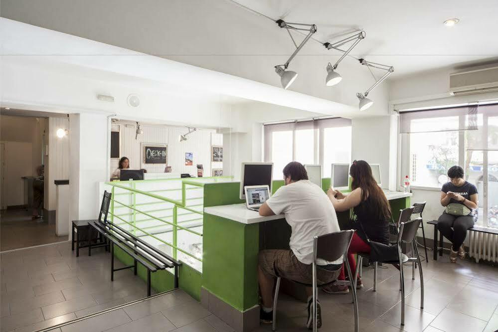 Euromadrid Hostel Bagian luar foto