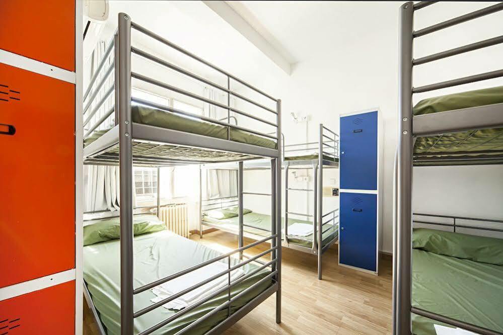 Euromadrid Hostel Bagian luar foto
